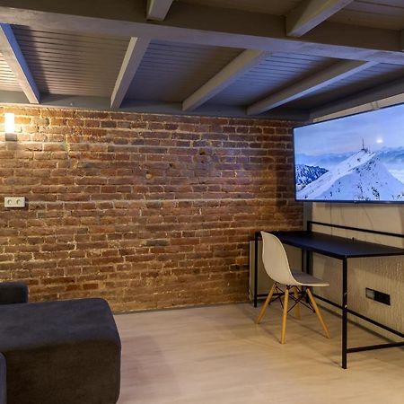 Lesi Apartment With Terrace Λβιβ Εξωτερικό φωτογραφία