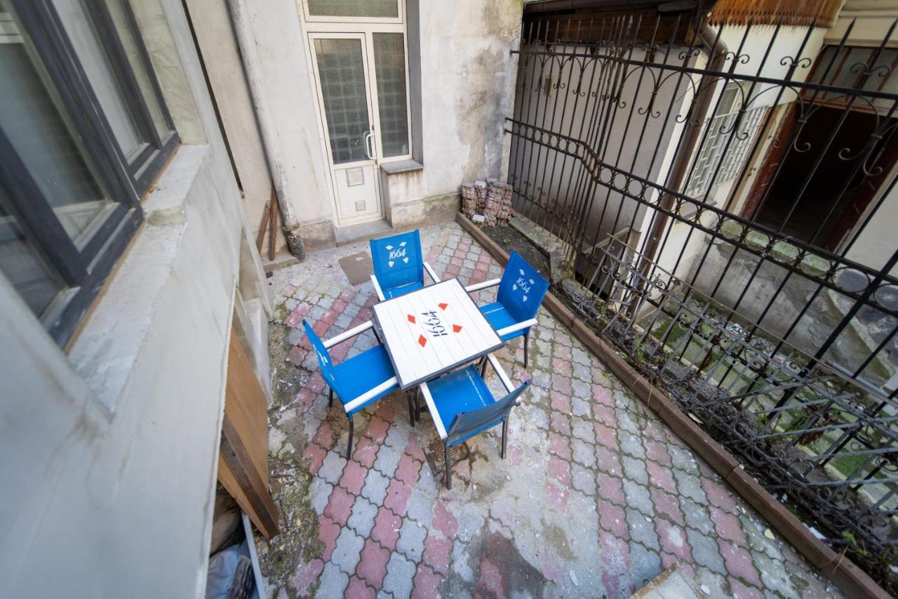 Lesi Apartment With Terrace Λβιβ Εξωτερικό φωτογραφία